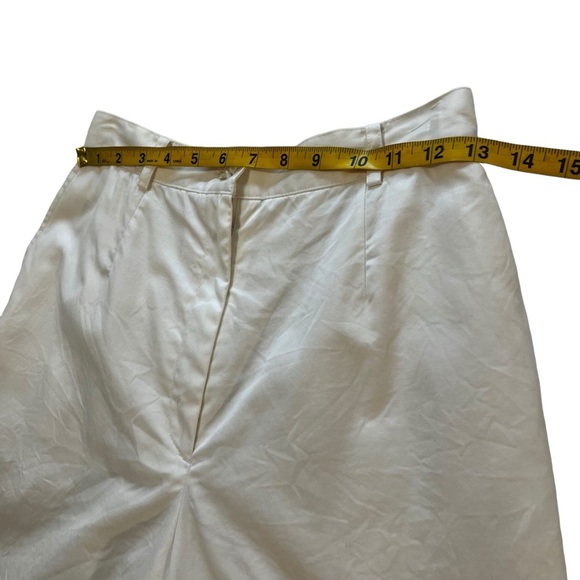 Givenchy Women’s Longline Golf Shorts White Pockets modest high rise 26 vintage - Picture 6 of 16